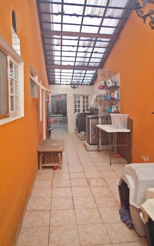 Casa à venda com 271m², 4 quartos e 4 vagas