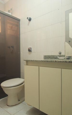 Casa à venda com 271m², 4 quartos e 4 vagas