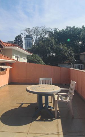 Casa à venda com 271m², 4 quartos e 4 vagas
