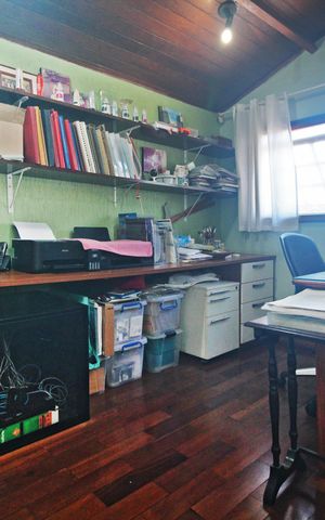Casa à venda com 271m², 4 quartos e 4 vagas