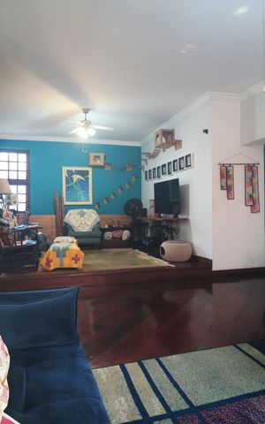 Casa à venda com 271m², 4 quartos e 4 vagas