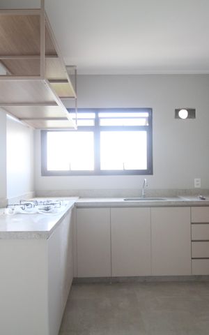 Apartamento à venda com 195m², 3 quartos e 4 vagasCozinha - Armários
