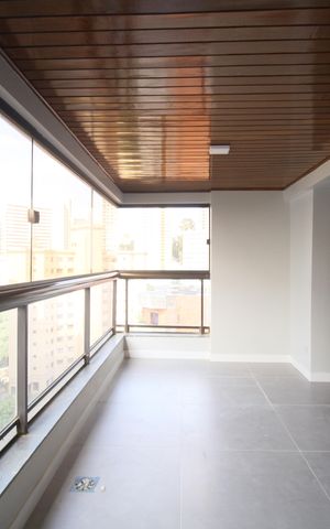 Apartamento à venda com 195m², 3 quartos e 4 vagasSala