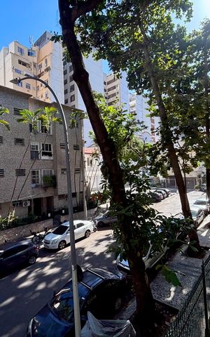 Apartamento à venda com 90m², 1 quarto e 1 vaga Apartamento à venda com 90m², 1 quarto e 1 vagaSala - vista