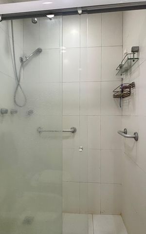 Apartamento à venda com 90m², 1 quarto e 1 vaga Apartamento à venda com 90m², 1 quarto e 1 vagaBanheiro social