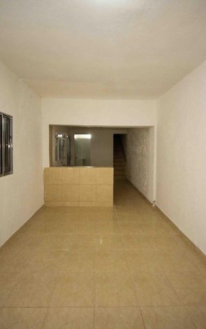 Casa para alugar com 180m², 2 quartos e 1 vaga Casa para alugar com 180m², 2 quartos e 1 vagaSala