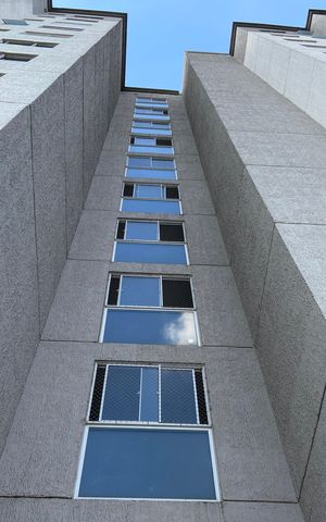 Apartamento à venda com 42m², 2 quartos e 1 vaga Apartamento à venda com 42m², 2 quartos e 1 vagaFachada do bloco