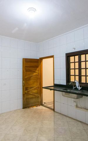 Casa à venda com 90m², 2 quartos e 2 vagas Casa à venda com 90m², 2 quartos e 2 vagasCozinha