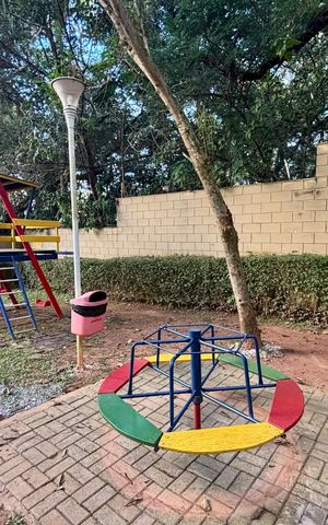 Casa para alugar com 110m², 2 quartos e 2 vagas Casa para alugar com 110m², 2 quartos e 2 vagasÁrea comum - Playground