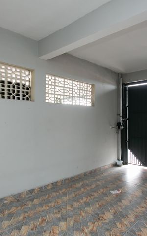 Casa à venda com 200m², 2 quartos e 1 vaga Casa à venda com 200m², 2 quartos e 1 vagaGaragem