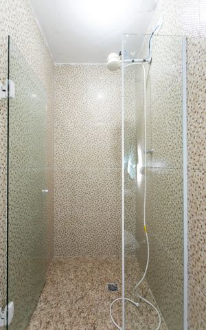 Casa à venda com 200m², 2 quartos e 1 vaga Casa à venda com 200m², 2 quartos e 1 vagaBanheiro 2