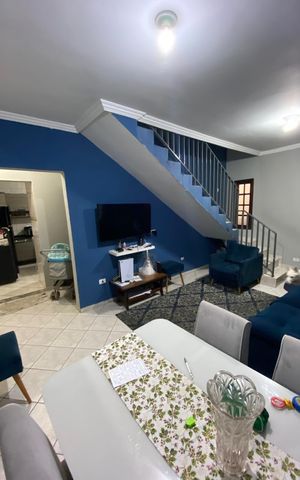 Casa à venda com 96m², 3 quartos e 2 vagasSALA