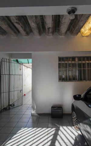 Casa à venda com 150m², 3 quartos e 2 vagas Casa à venda com 150m², 3 quartos e 2 vagasGaragem