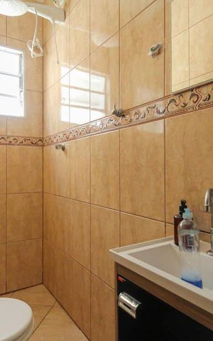 Casa à venda com 150m², 3 quartos e 2 vagas Casa à venda com 150m², 3 quartos e 2 vagasBanheiro 2