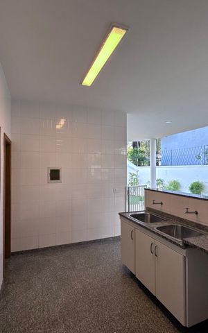 Casa de condomínio para alugar com 1030m², 5 quartos e 8 vagas Casa de condomínio para alugar com 1030m², 5 quartos e 8 vagasÁrea comum