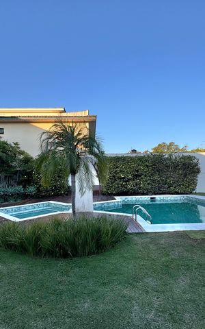 Casa de condomínio para alugar com 1030m², 5 quartos e 8 vagas Casa de condomínio para alugar com 1030m², 5 quartos e 8 vagasÁrea externa