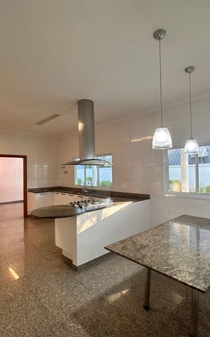 Casa de condomínio para alugar com 1030m², 5 quartos e 8 vagas Casa de condomínio para alugar com 1030m², 5 quartos e 8 vagasCozinha