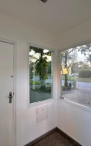 Casa de condomínio para alugar com 1030m², 5 quartos e 8 vagas Casa de condomínio para alugar com 1030m², 5 quartos e 8 vagasÁrea externa