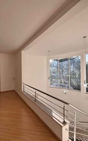 Casa de condomínio para alugar com 1030m², 5 quartos e 8 vagas Casa de condomínio para alugar com 1030m², 5 quartos e 8 vagasSala (Segundo Andar)
