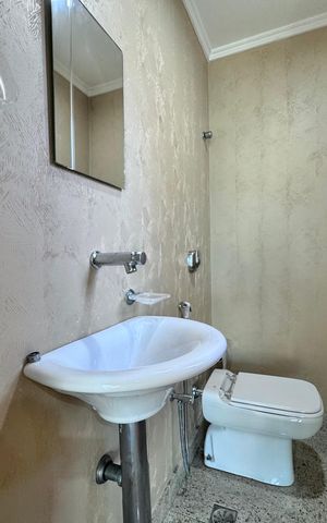 Casa de condomínio para alugar com 1030m², 5 quartos e 8 vagas Casa de condomínio para alugar com 1030m², 5 quartos e 8 vagasLavabo