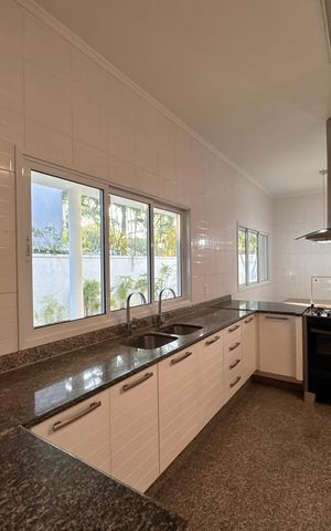 Casa de condomínio para alugar com 1030m², 5 quartos e 8 vagas Casa de condomínio para alugar com 1030m², 5 quartos e 8 vagasCozinha