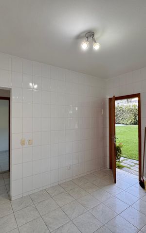 Casa de condomínio para alugar com 1030m², 5 quartos e 8 vagas Casa de condomínio para alugar com 1030m², 5 quartos e 8 vagasEdícula