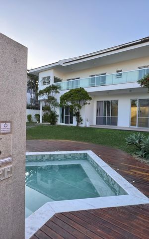 Casa de condomínio para alugar com 1030m², 5 quartos e 8 vagas Casa de condomínio para alugar com 1030m², 5 quartos e 8 vagasÁrea externa