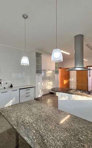 Casa de condomínio para alugar com 1030m², 5 quartos e 8 vagas Casa de condomínio para alugar com 1030m², 5 quartos e 8 vagasCozinha