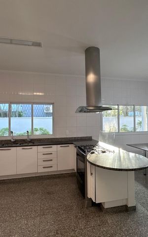 Casa de condomínio para alugar com 1030m², 5 quartos e 8 vagas Casa de condomínio para alugar com 1030m², 5 quartos e 8 vagasCozinha