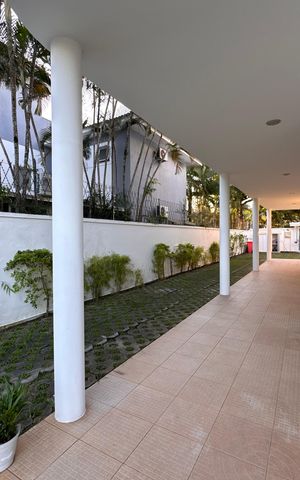 Casa de condomínio para alugar com 1030m², 5 quartos e 8 vagas Casa de condomínio para alugar com 1030m², 5 quartos e 8 vagasÁrea externa