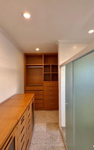 Casa de condomínio para alugar com 1030m², 5 quartos e 8 vagas Casa de condomínio para alugar com 1030m², 5 quartos e 8 vagasBanheiro da Suíte 4