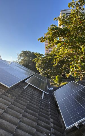 Casa de condomínio para alugar com 1030m², 5 quartos e 8 vagas Casa de condomínio para alugar com 1030m², 5 quartos e 8 vagasÁrea técnica - Placas fotovoltaicas