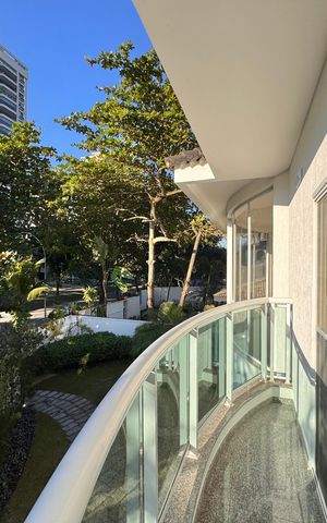 Casa de condomínio para alugar com 1030m², 5 quartos e 8 vagas Casa de condomínio para alugar com 1030m², 5 quartos e 8 vagasVaranda da Suíte 2