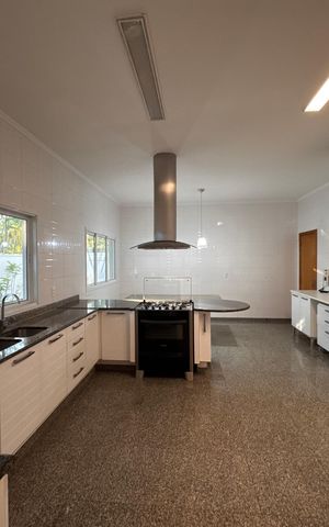 Casa de condomínio para alugar com 1030m², 5 quartos e 8 vagas Casa de condomínio para alugar com 1030m², 5 quartos e 8 vagasCozinha
