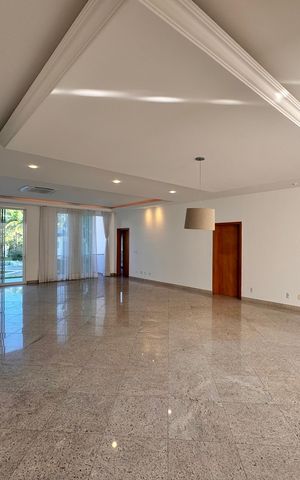 Casa de condomínio para alugar com 1030m², 5 quartos e 8 vagas Casa de condomínio para alugar com 1030m², 5 quartos e 8 vagasSala