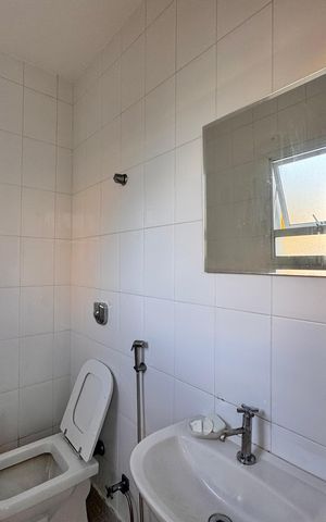Casa de condomínio para alugar com 1030m², 5 quartos e 8 vagas Casa de condomínio para alugar com 1030m², 5 quartos e 8 vagasÁrea externa - Banheiro