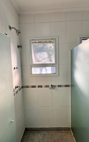 Casa de condomínio para alugar com 1030m², 5 quartos e 8 vagas Casa de condomínio para alugar com 1030m², 5 quartos e 8 vagasBanheiro da Suíte 3