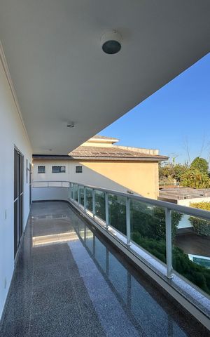 Casa de condomínio para alugar com 1030m², 5 quartos e 8 vagas Casa de condomínio para alugar com 1030m², 5 quartos e 8 vagasVaranda da Suíte 1