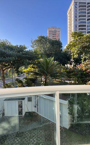 Casa de condomínio para alugar com 1030m², 5 quartos e 8 vagas Casa de condomínio para alugar com 1030m², 5 quartos e 8 vagasVaranda da Suíte 2