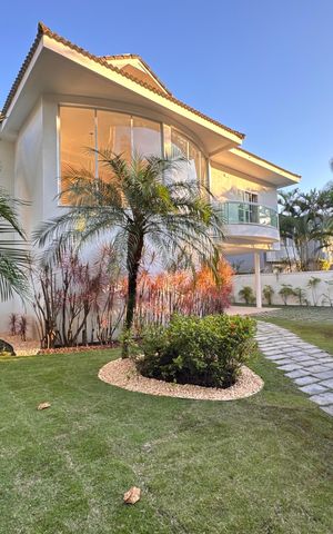 Casa de condomínio para alugar com 1030m², 5 quartos e 8 vagas Casa de condomínio para alugar com 1030m², 5 quartos e 8 vagasÁrea externa