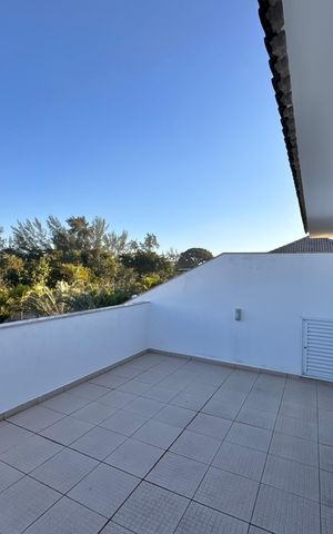 Casa de condomínio para alugar com 1030m², 5 quartos e 8 vagas Casa de condomínio para alugar com 1030m², 5 quartos e 8 vagasTerraço