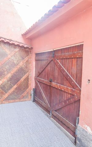 Casa à venda com 200m², 4 quartos e 1 vaga Casa à venda com 200m², 4 quartos e 1 vagaÁrea externa