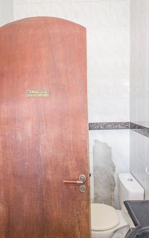 Casa à venda com 200m², 4 quartos e 1 vaga Casa à venda com 200m², 4 quartos e 1 vagaBanheiro 3