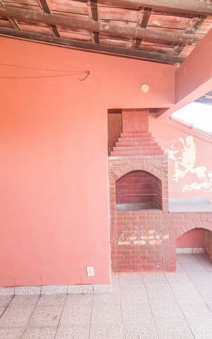 Casa à venda com 200m², 4 quartos e 1 vaga Casa à venda com 200m², 4 quartos e 1 vagaTerraço