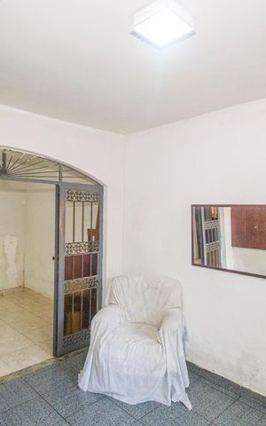 Casa à venda com 200m², 4 quartos e 1 vaga Casa à venda com 200m², 4 quartos e 1 vagaSala