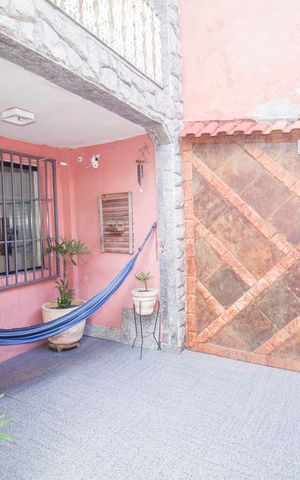 Casa à venda com 200m², 4 quartos e 1 vaga Casa à venda com 200m², 4 quartos e 1 vagaÁrea externa