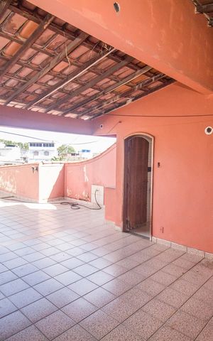Casa à venda com 200m², 4 quartos e 1 vaga Casa à venda com 200m², 4 quartos e 1 vagaTerraço
