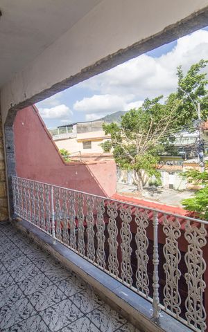 Casa à venda com 200m², 4 quartos e 1 vaga Casa à venda com 200m², 4 quartos e 1 vagaVaranda