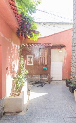 Casa à venda com 200m², 4 quartos e 1 vaga Casa à venda com 200m², 4 quartos e 1 vagaÁrea externa