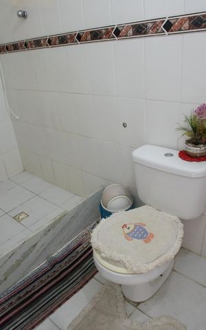 Casa à venda com 380m², 2 quartos e 1 vagaBanheiro da Suíte 2